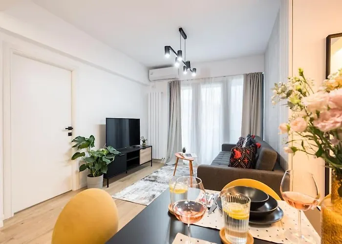 Sunny 2br Flat - Location - Charming Balcony *