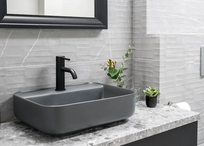 Sunny 2br Flat - Location - Charming Balcony Bucureşti