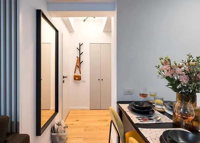 Sunny 2br Flat - Location - Charming Balcony Apartament