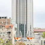 Sunny 2br Flat - Location - Charming Balcony Lejlighed