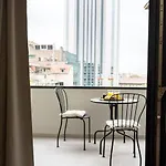 Sunny 2br Flat - Location - Charming Balcony