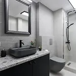 Lejlighed Sunny 2br Flat - Location - Charming Balcony