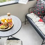 Apartman Sunny 2br Flat - Location - Charming Balcony Bukarest