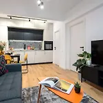 Sunny 2br Flat - Location - Charming Balcony * 부쿠레슈티