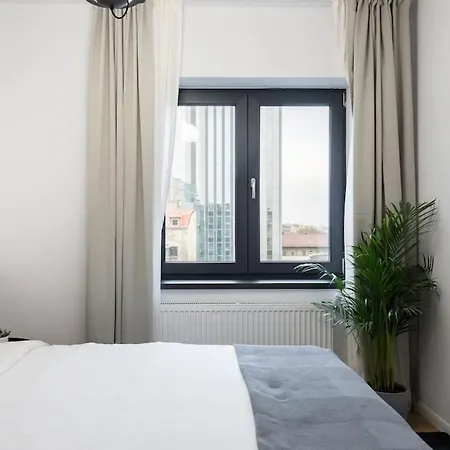 Apartment Sunny 2br Flat - Location - Charming Balcony *