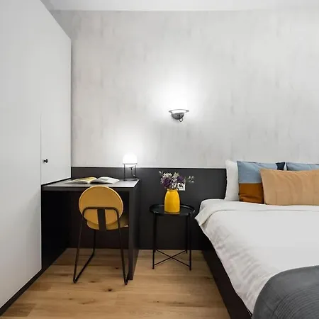 Sunny 2br Flat - Location - Charming Balcony Apartment Bucharest