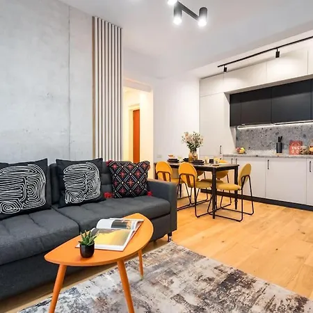 Sunny 2br Flat - Location - Charming Balcony Boekarest