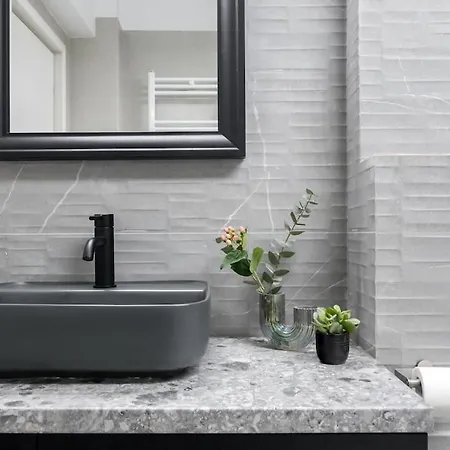 Sunny 2br Flat - Location - Charming Balcony Bucarest