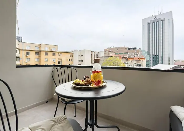 Sunny 2br Flat - Location - Charming Balcony شقة *