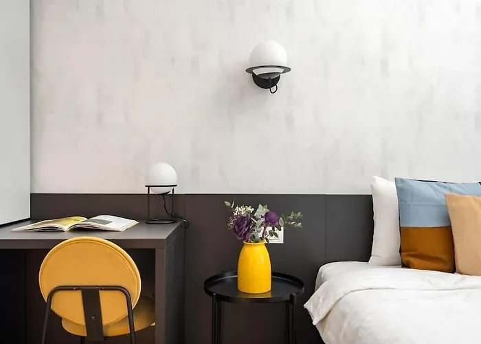 Sunny 2br Flat - Location - Charming Balcony Apartment Bucharest