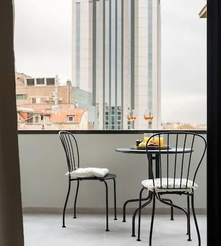 Sunny 2br Flat - Location - Charming Balcony Apartment Bucharest