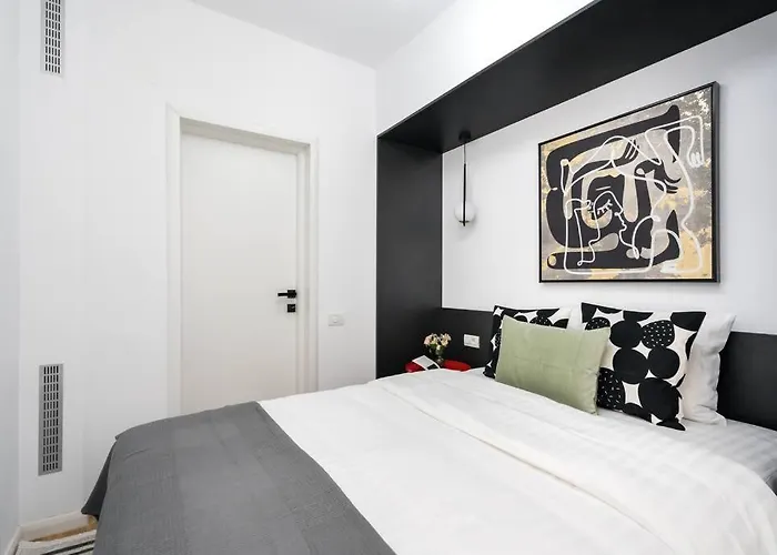 Sunny 2br Flat - Location - Charming Balcony Apartamento