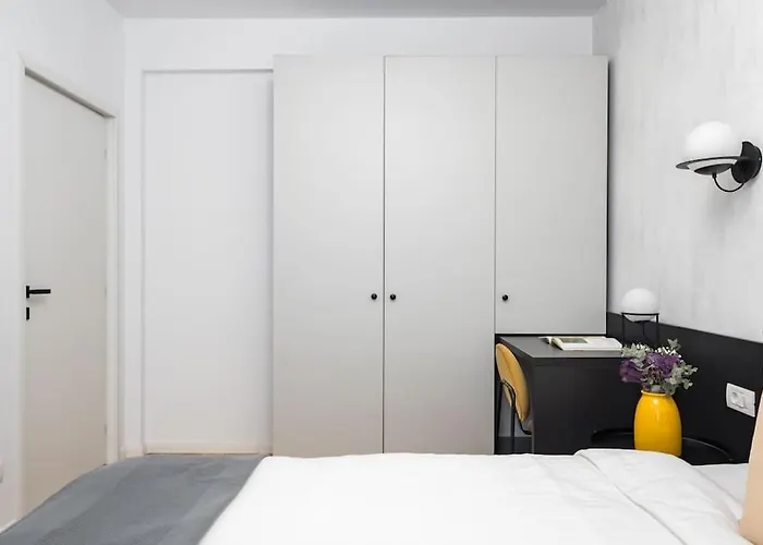 Apartment Sunny 2br Flat - Location - Charming Balcony
