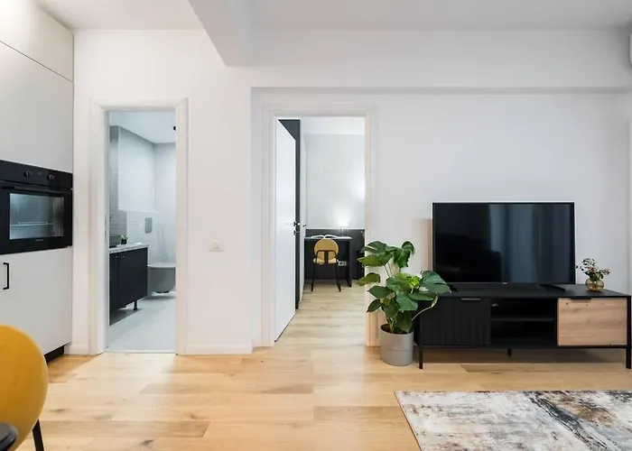 Sunny 2br Flat - Location - Charming Balcony * Bukarest