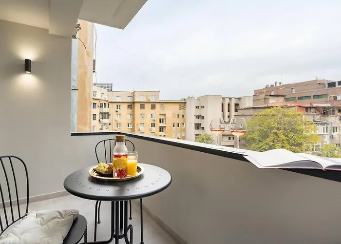 Sunny 2br Flat - Location - Charming Balcony * Bukarest