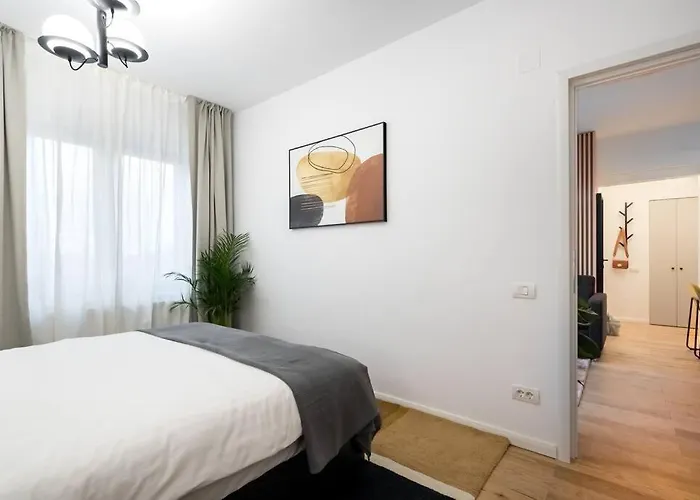 Sunny 2br Flat - Location - Charming Balcony Βουκουρέστι