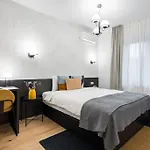 Sunny 2br Flat - Location - Charming Balcony شقة