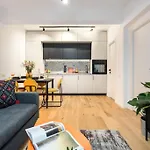 Sunny 2br Flat - Location - Charming Balcony *