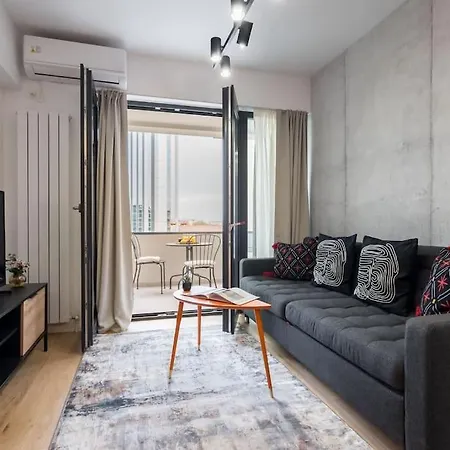 Sunny 2br Flat - Location - Charming Balcony شقة